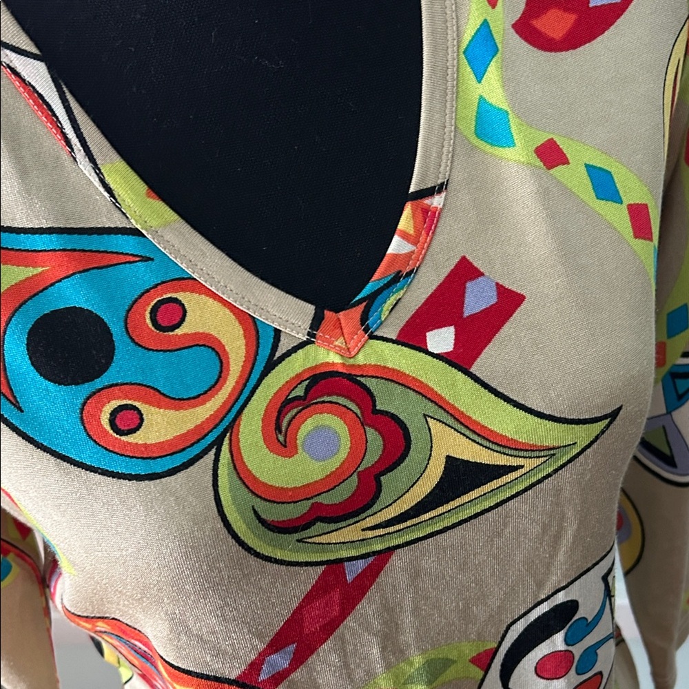 Acorn Silk Cotton Blend Top with Multicolor Design - Picture 3 of 5